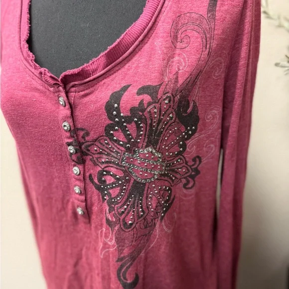 Harley Davidson Women's Burgundy Long Sleeve Top with Butterfly Design. XL - Picture 2 of 11